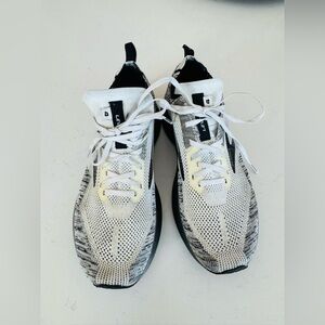 Brooks levitate 4 running sneakers 9.5 women’s.